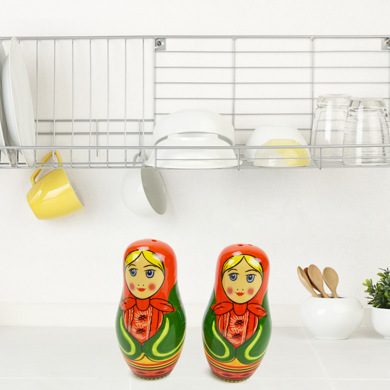 Russian Nesting Doll Collectible Salt & Pepper Set