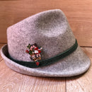 Oktoberfest German Hat Pin Colored Metal Kissing Couple